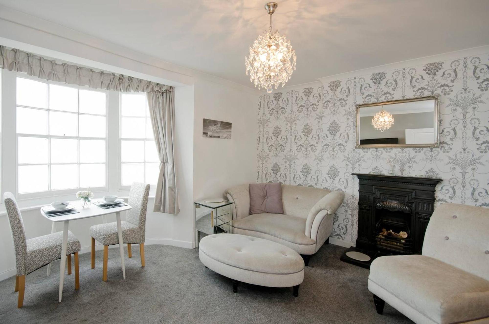 Seaview Regency Apartment With Private Parking Brighton Exterior photo