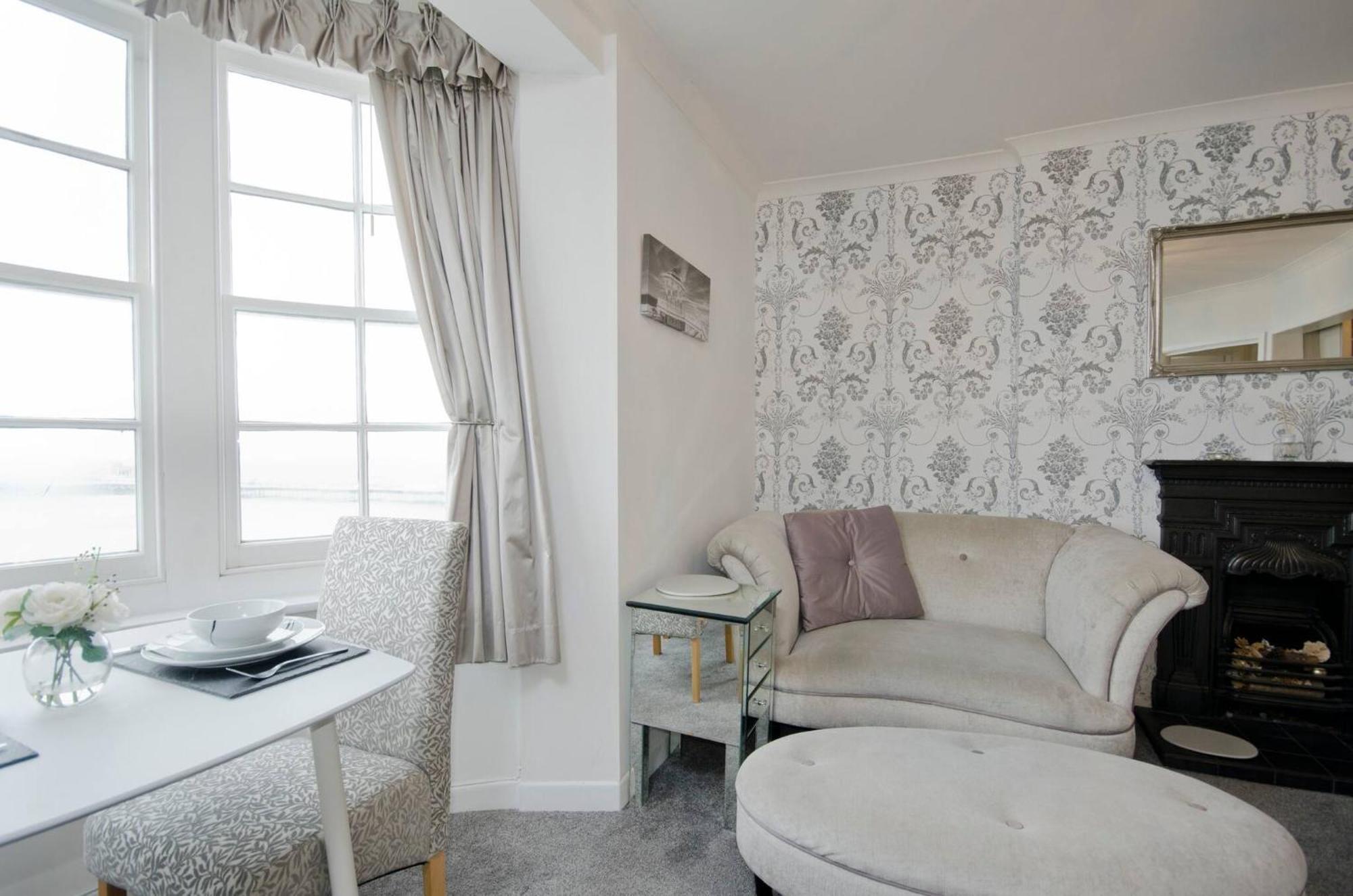 Seaview Regency Apartment With Private Parking Brighton Exterior photo
