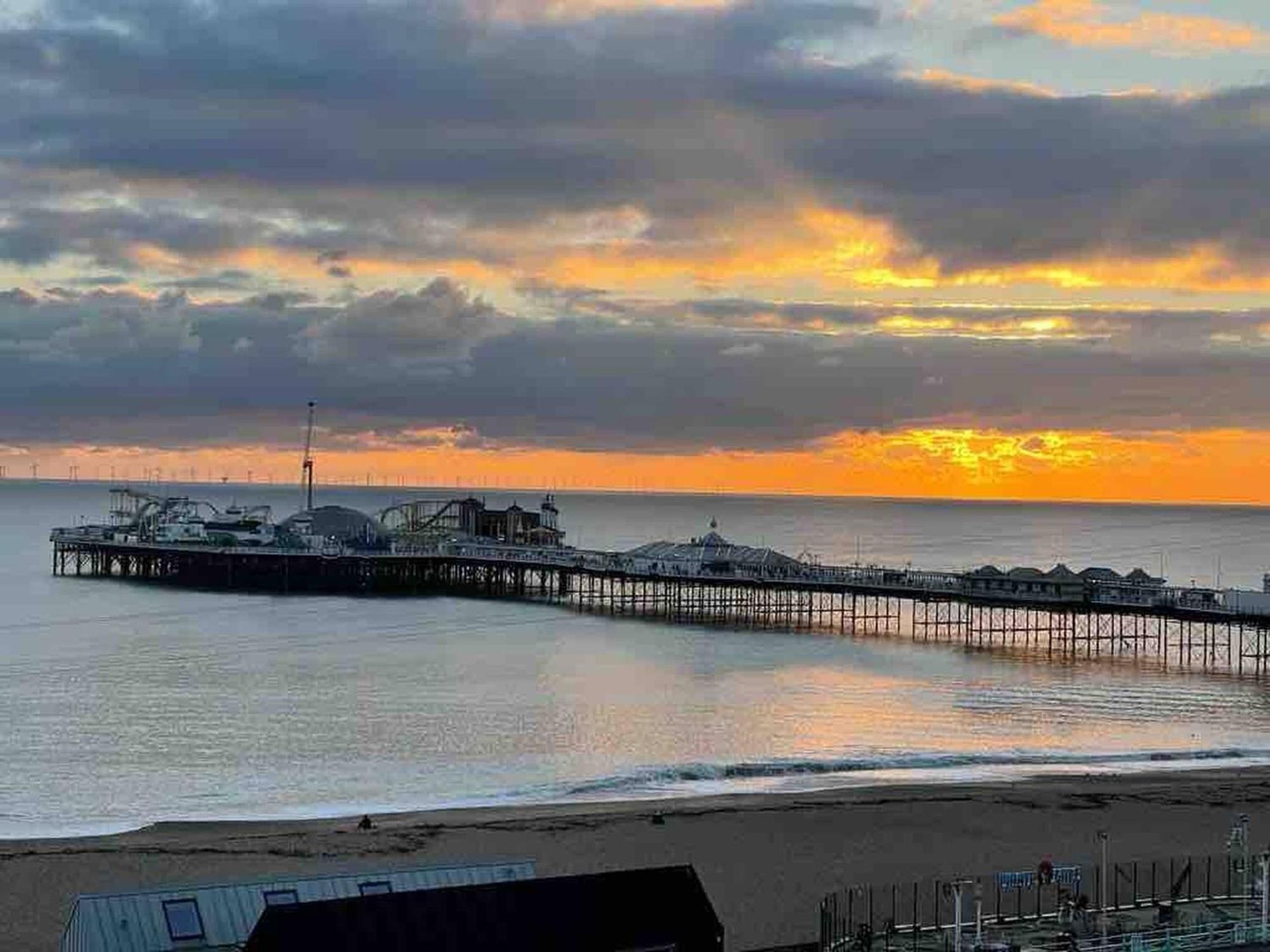 Seaview Regency Apartment With Private Parking Brighton Exterior photo
